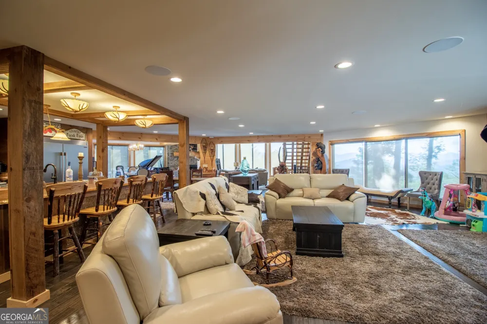 540 Mtn Top RD Blairsville, GA 30512