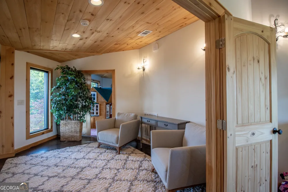 540 Mtn Top RD Blairsville, GA 30512
