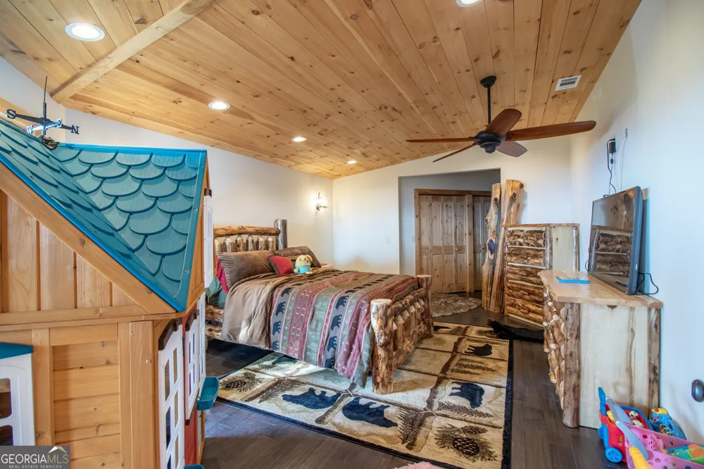 540 Mtn Top RD Blairsville, GA 30512