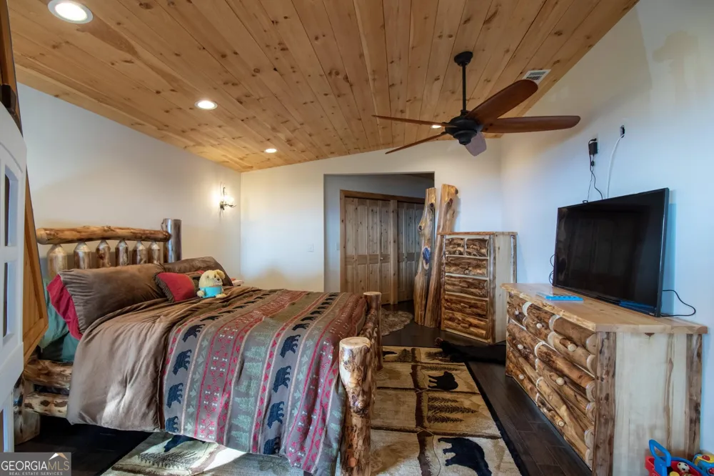 540 Mtn Top RD Blairsville, GA 30512
