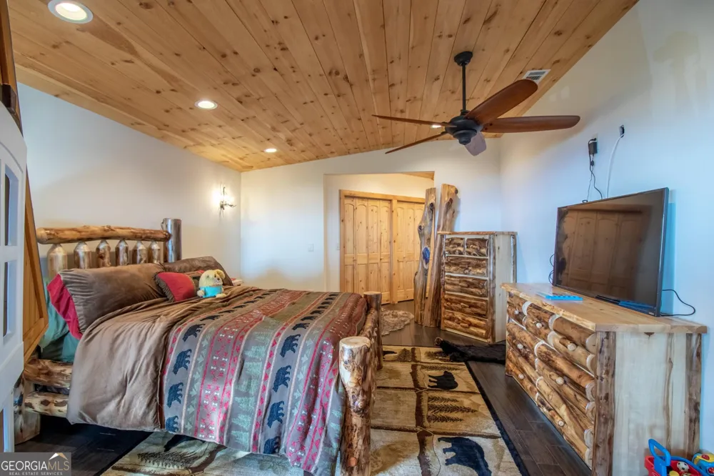 540 Mtn Top RD Blairsville, GA 30512