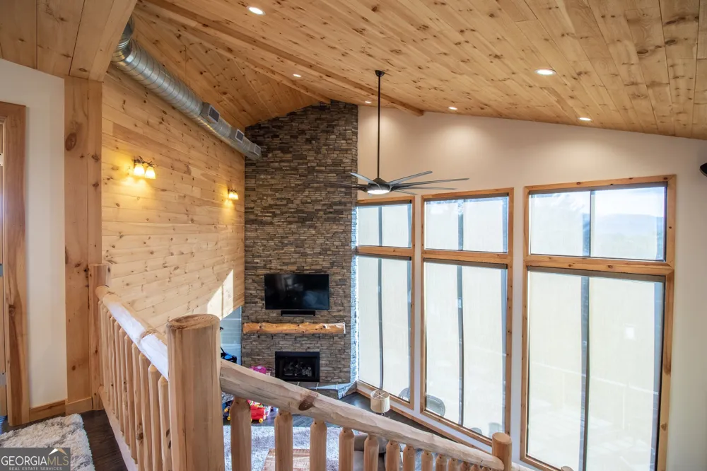 540 Mtn Top RD Blairsville, GA 30512