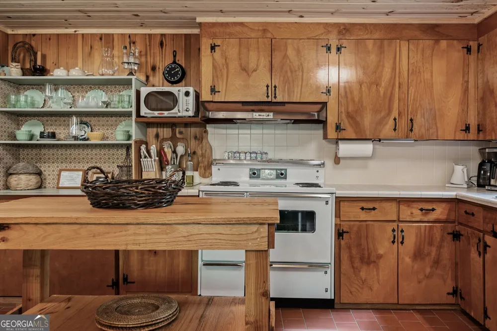 31 Bear Creek LN Clayton, GA 30525