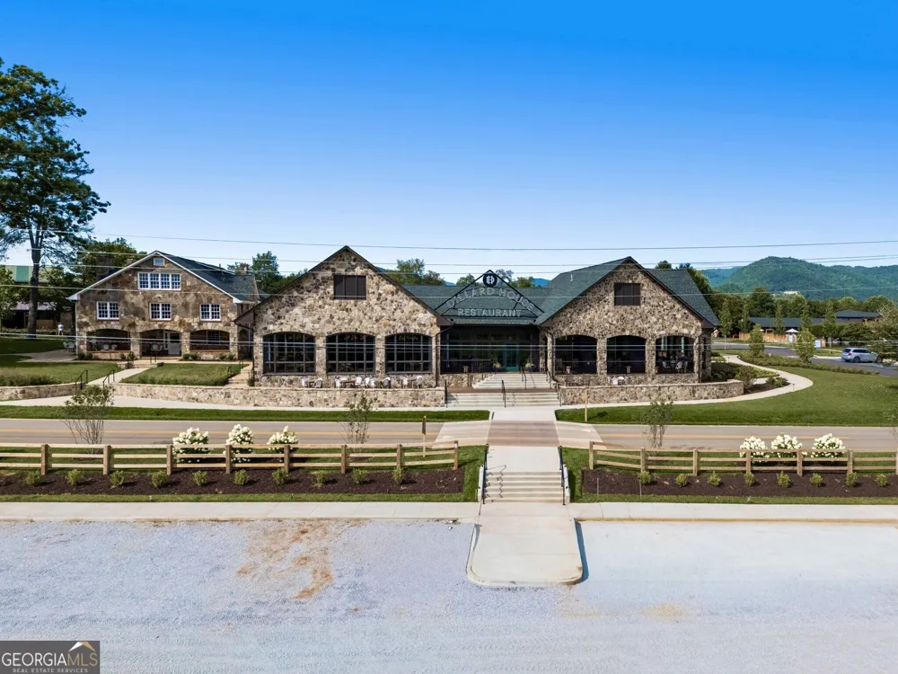 31 Bear Creek LN Clayton, GA 30525