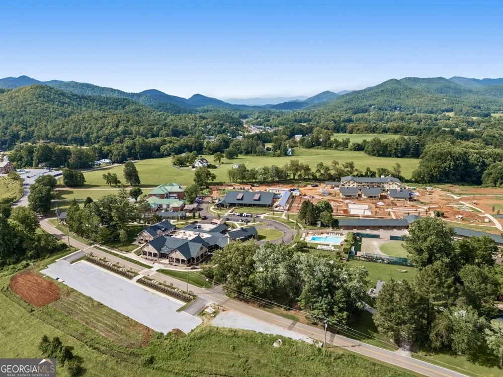 31 Bear Creek LN Clayton, GA 30525