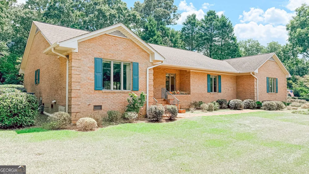145 Brown ST Hartwell, GA 30643