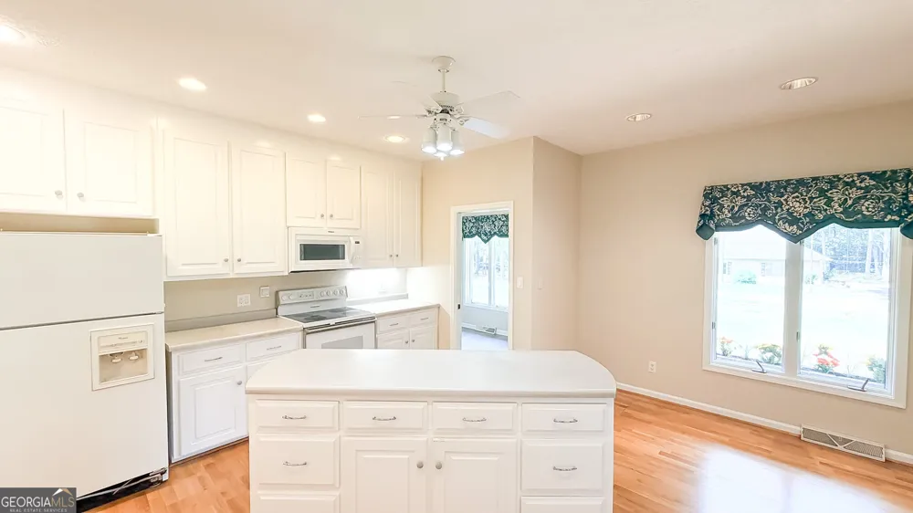145 Brown ST Hartwell, GA 30643