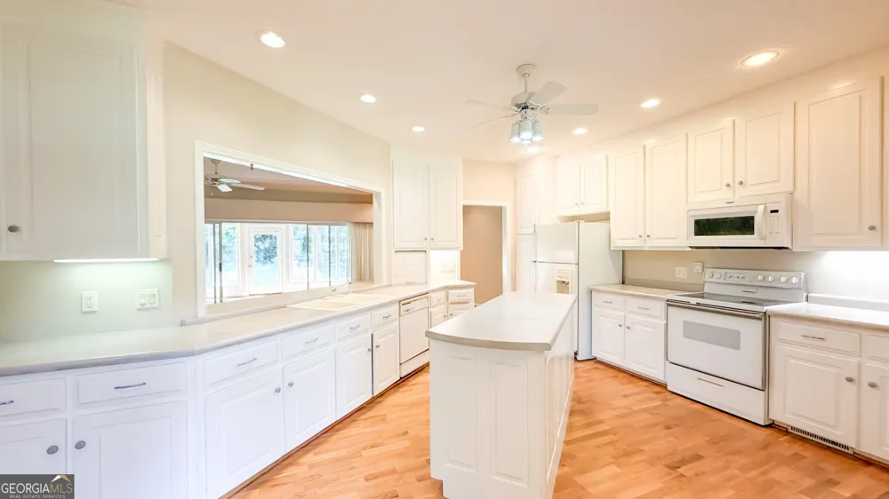 145 Brown ST Hartwell, GA 30643