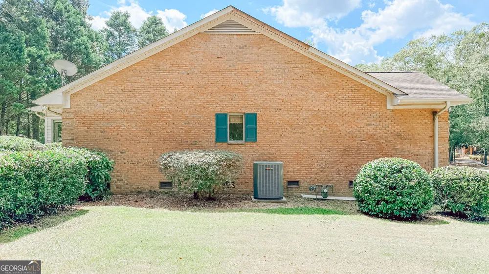 145 Brown ST Hartwell, GA 30643