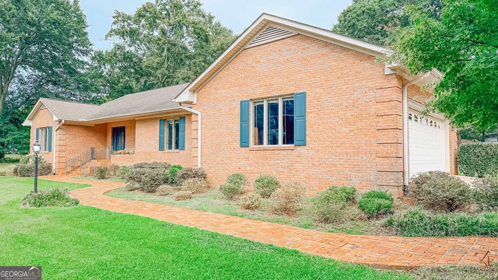 145 Brown ST Hartwell, GA 30643