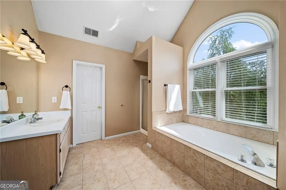 1005 Brentmoor LN NW Kennesaw, GA 30144