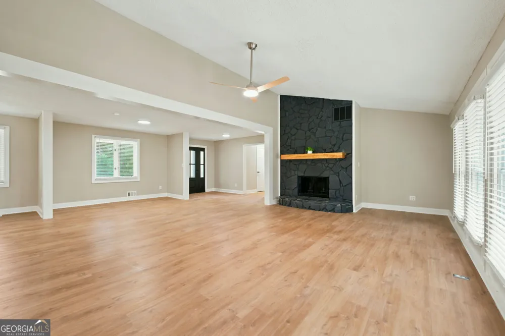 8986 Mandarin DR Jonesboro, GA 30236