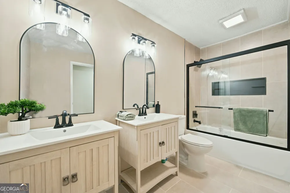 8986 Mandarin DR Jonesboro, GA 30236