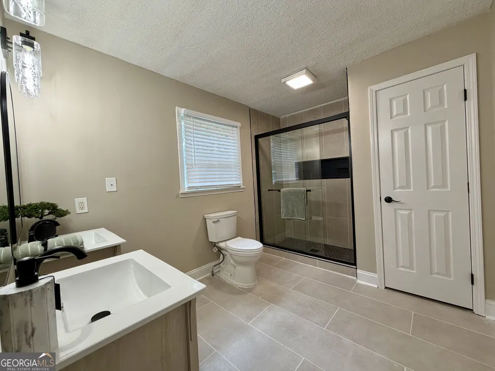 8986 Mandarin DR Jonesboro, GA 30236