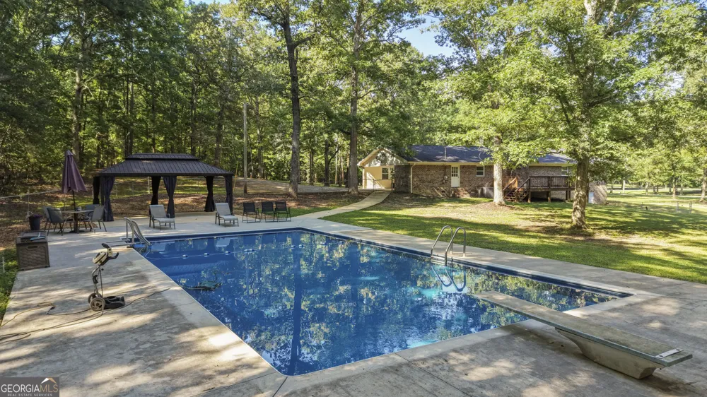 211 Race Horse DR Summerville, GA 30747