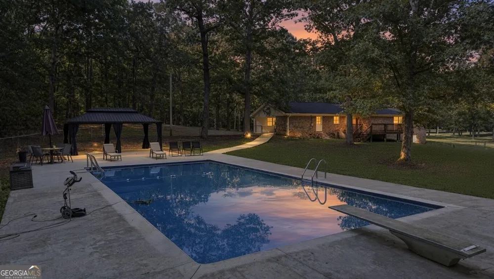 211 Race Horse DR Summerville, GA 30747