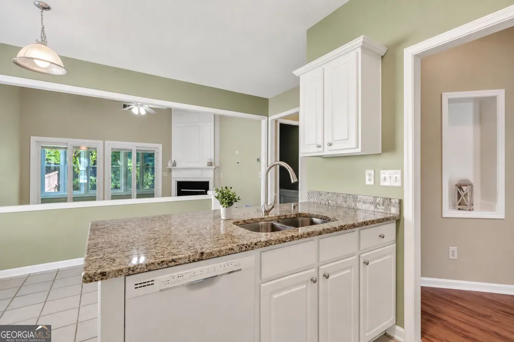 127 Churchcliff DR Woodstock, GA 30188