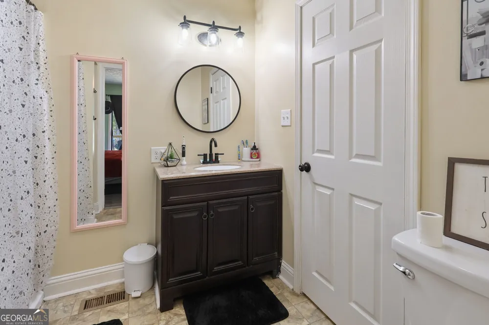 24 Shady LN Jackson, GA 30233