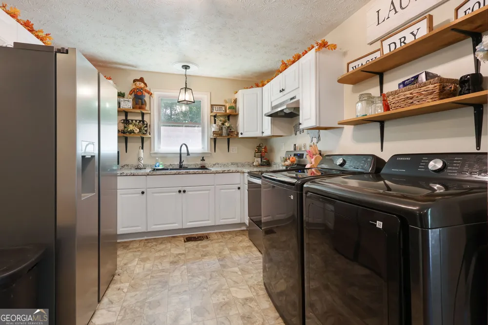 24 Shady LN Jackson, GA 30233