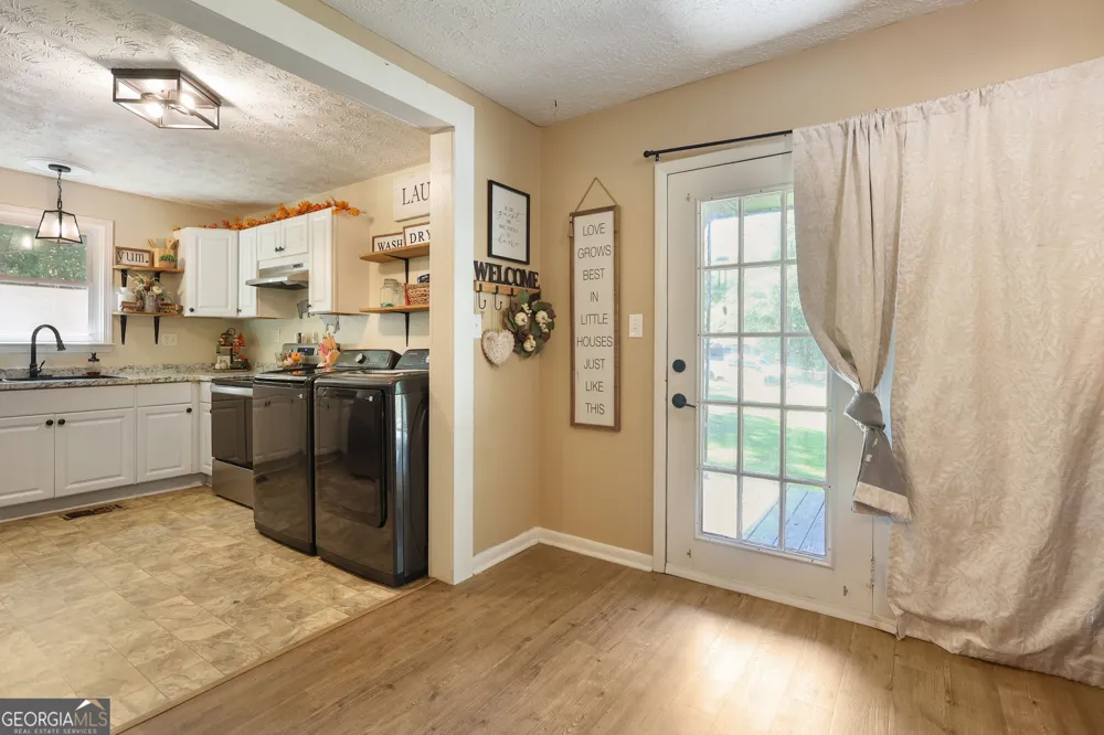 24 Shady LN Jackson, GA 30233