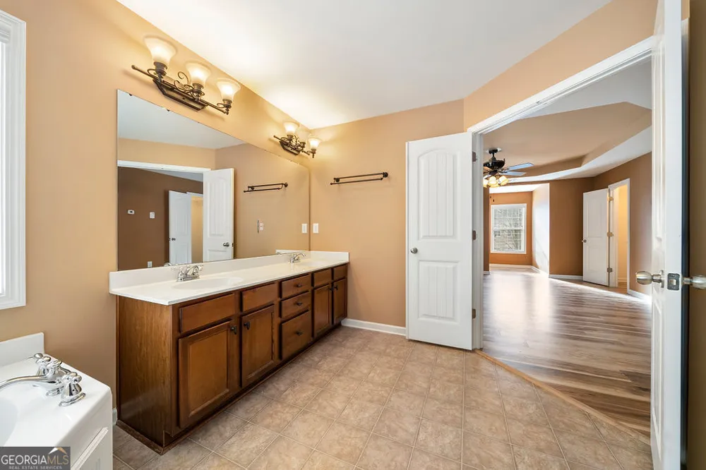 3325 Earhart WAY Buford, GA 30519