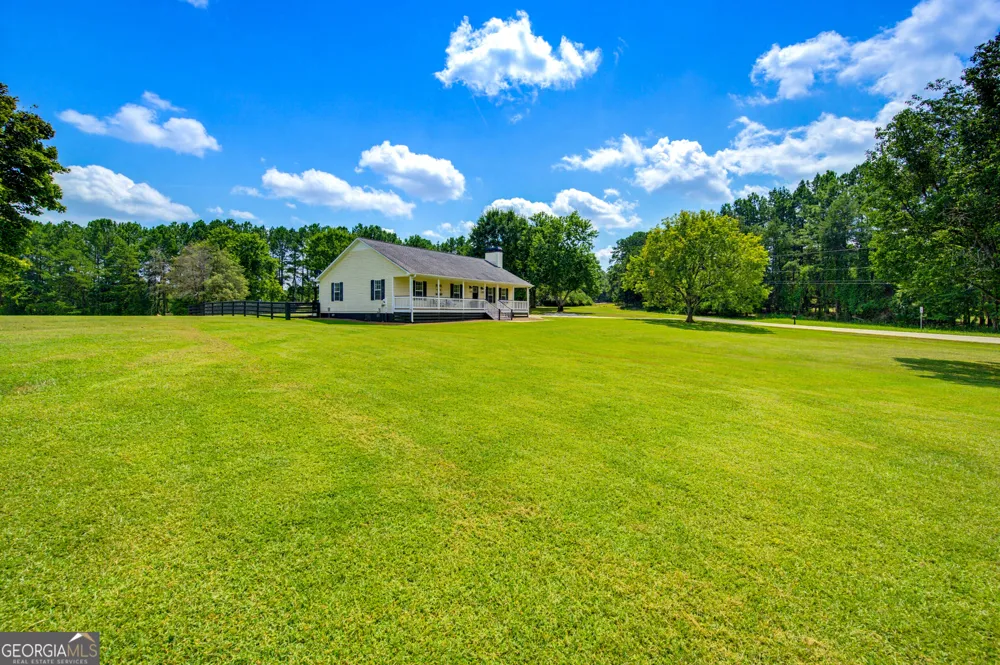 15 Davis RD Jefferson, GA 30549