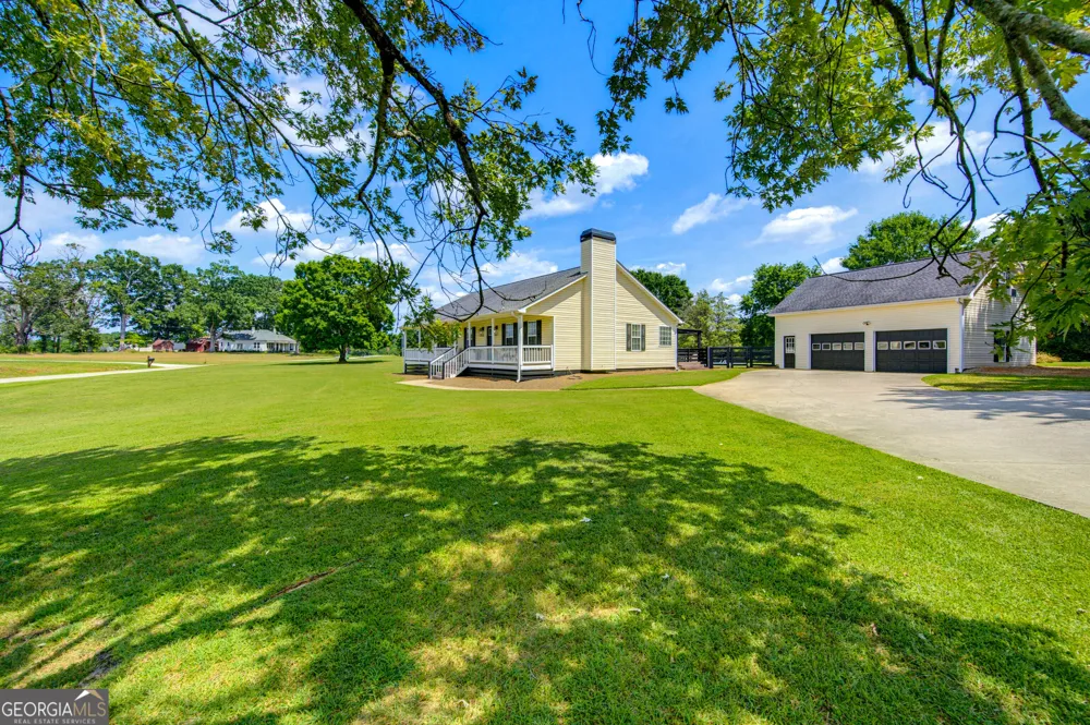 15 Davis RD Jefferson, GA 30549