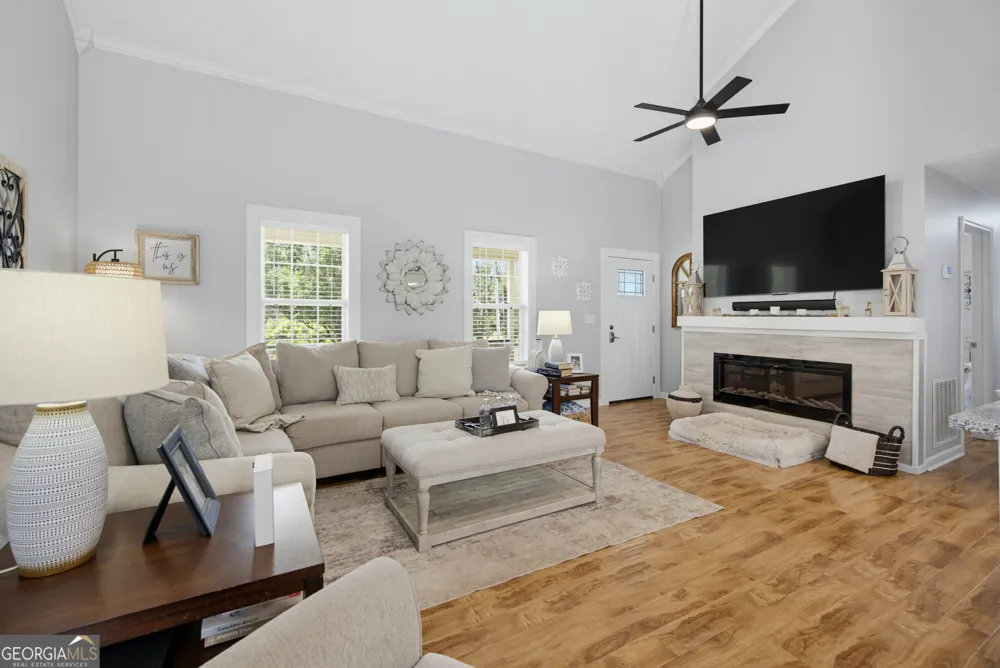 15 Davis RD Jefferson, GA 30549