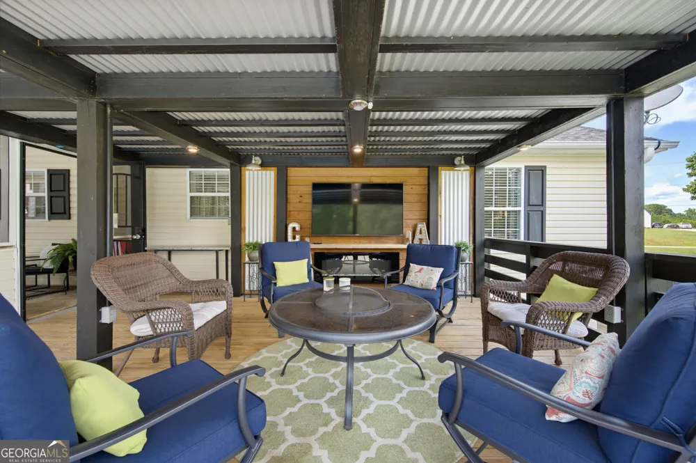 15 Davis RD Jefferson, GA 30549
