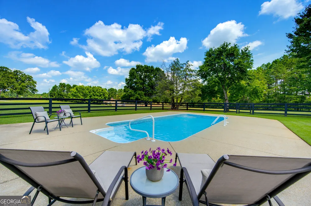 15 Davis RD Jefferson, GA 30549