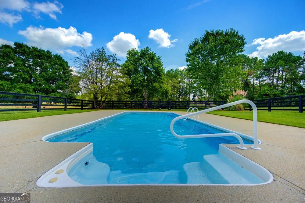 15 Davis RD Jefferson, GA 30549