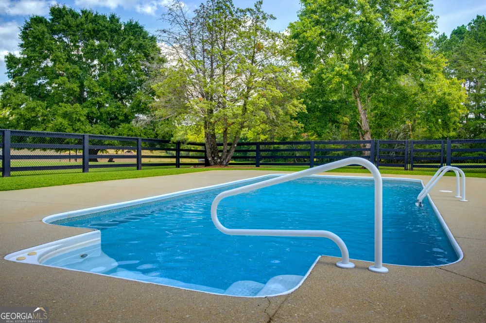 15 Davis RD Jefferson, GA 30549