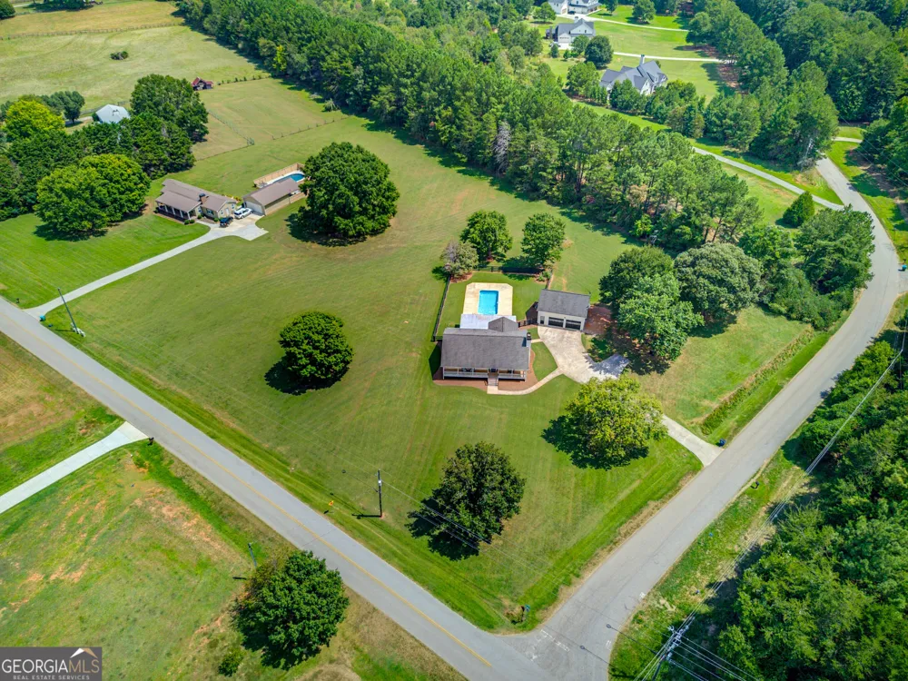 15 Davis RD Jefferson, GA 30549
