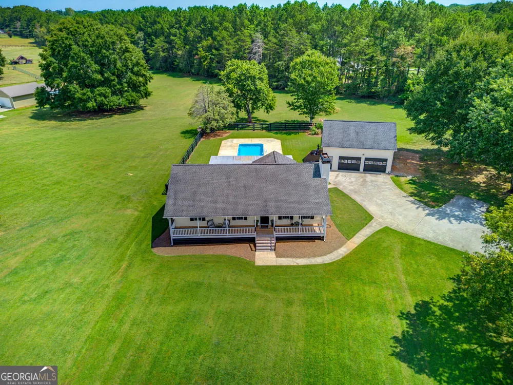 15 Davis RD Jefferson, GA 30549