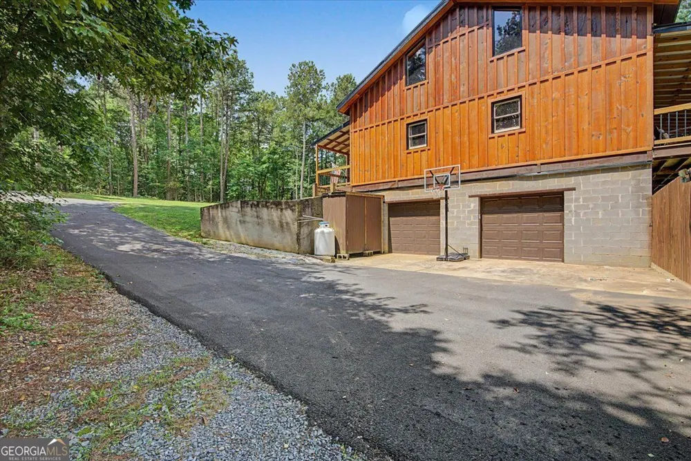 335 Dunn RD SE Silver Creek, GA 30173