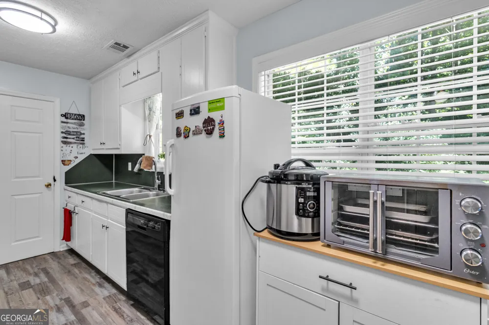 3877 Deaton RD Flowery Branch, GA 30542