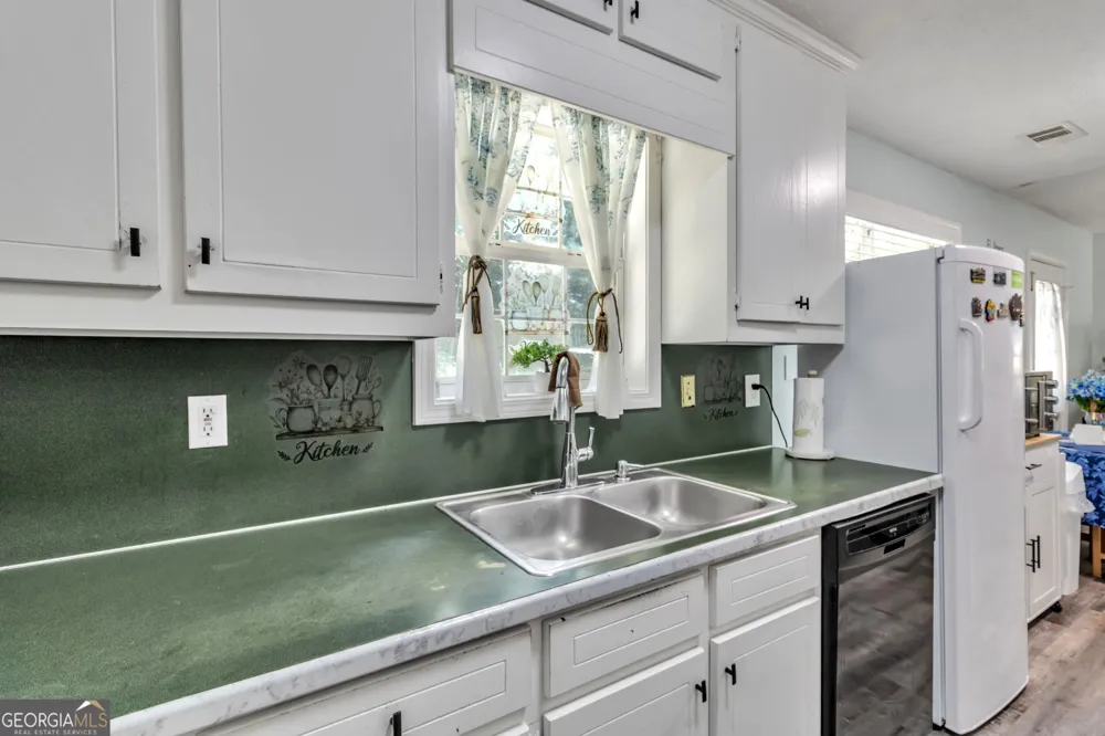 3877 Deaton RD Flowery Branch, GA 30542