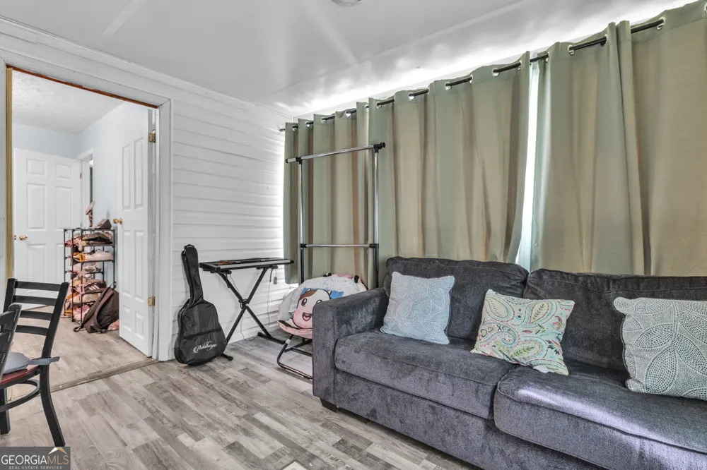 3877 Deaton RD Flowery Branch, GA 30542