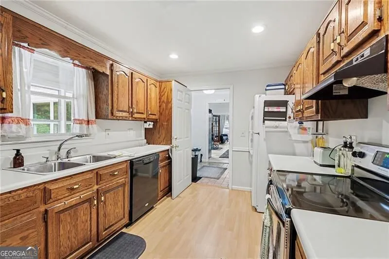 5735 E Ridge DR Douglasville, GA 30135