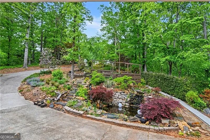 5735 E Ridge DR Douglasville, GA 30135