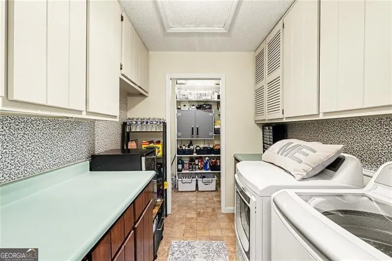 5735 E Ridge DR Douglasville, GA 30135