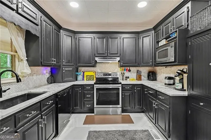 5735 E Ridge DR Douglasville, GA 30135
