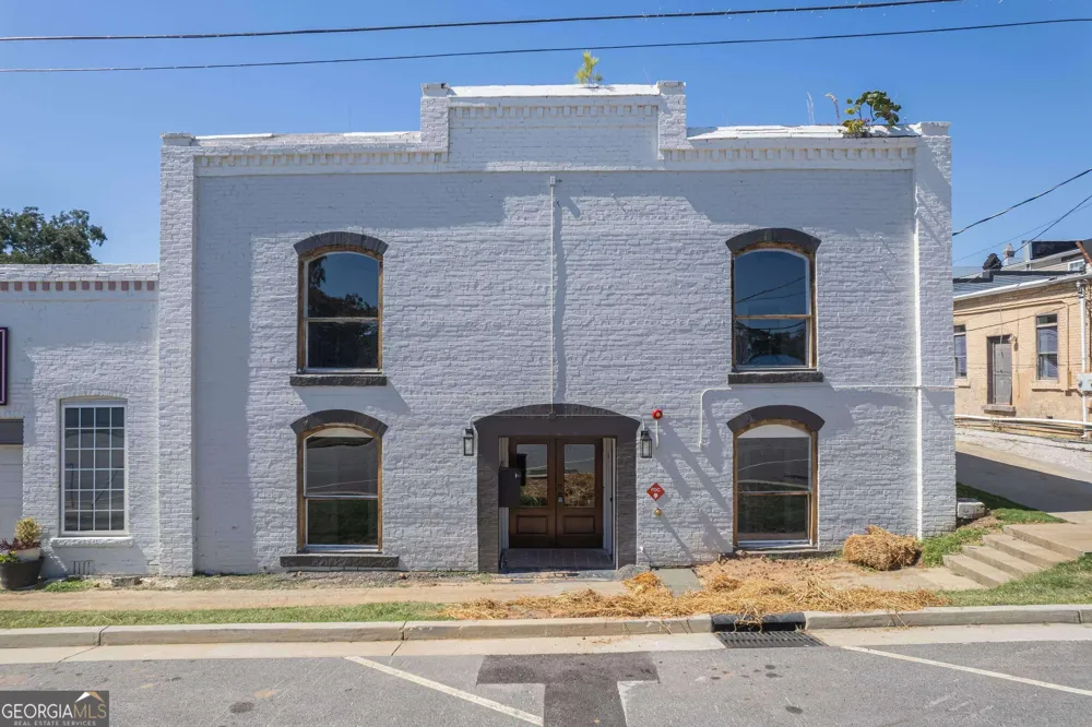86 S Forest AVE Hartwell, GA 30643