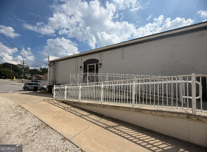 86 S Forest AVE Hartwell, GA 30643