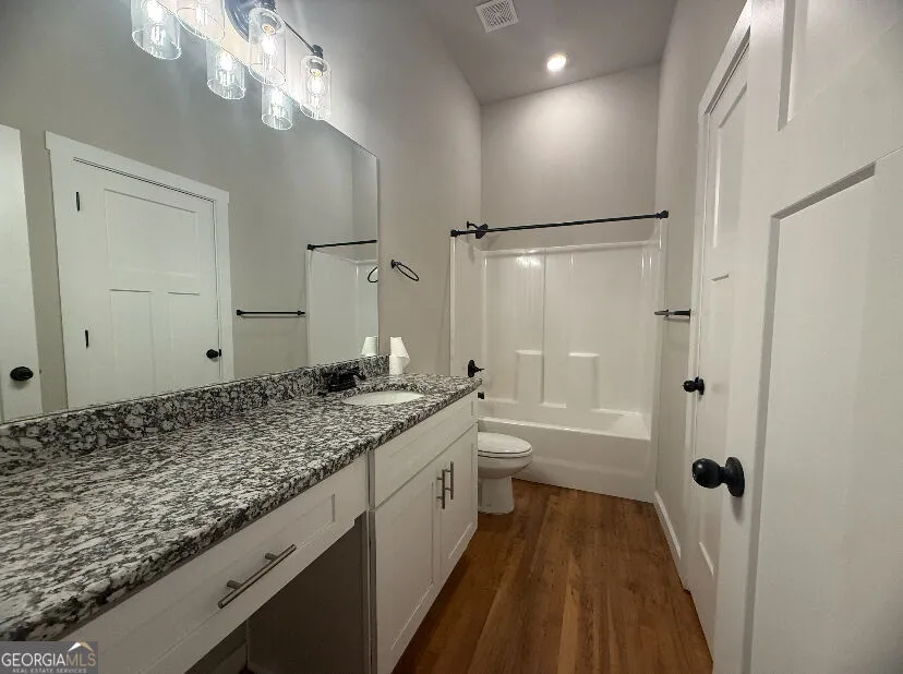 86 S Forest AVE Hartwell, GA 30643
