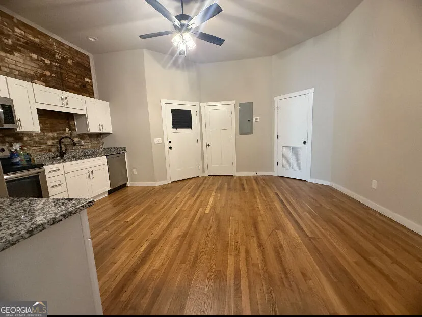 86 S Forest AVE Hartwell, GA 30643