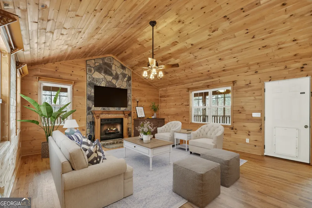 144 Emerald Cove DR Ellijay, GA 30540