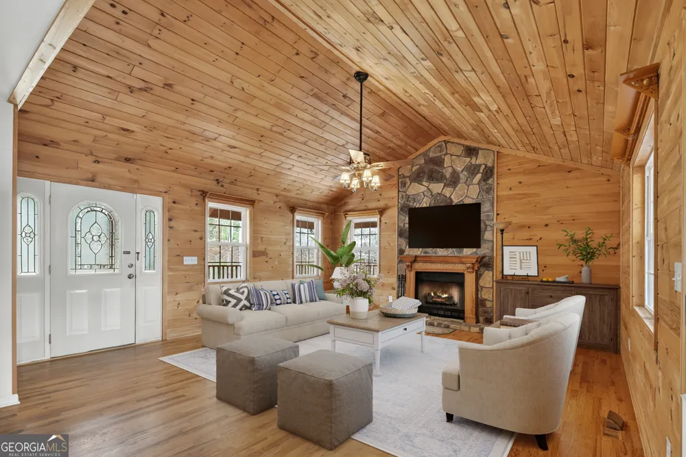 144 Emerald Cove DR Ellijay, GA 30540