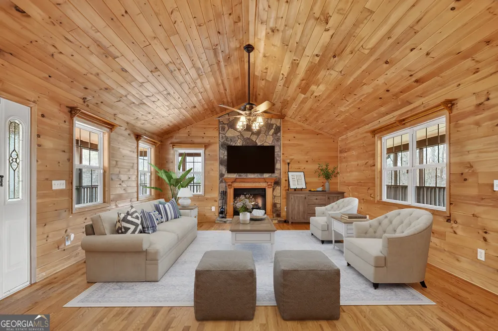 144 Emerald Cove DR Ellijay, GA 30540