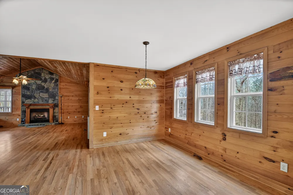144 Emerald Cove DR Ellijay, GA 30540